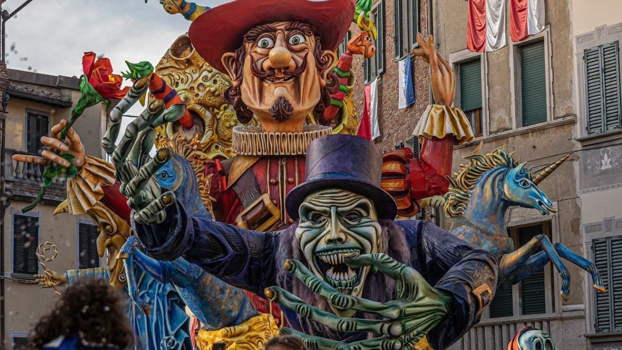 CARNEVALE DI FOIANO 2020 - Sintesi sfilate carri allegorici : Rustici, Azzurri, Bombolo, Nottambuli.
