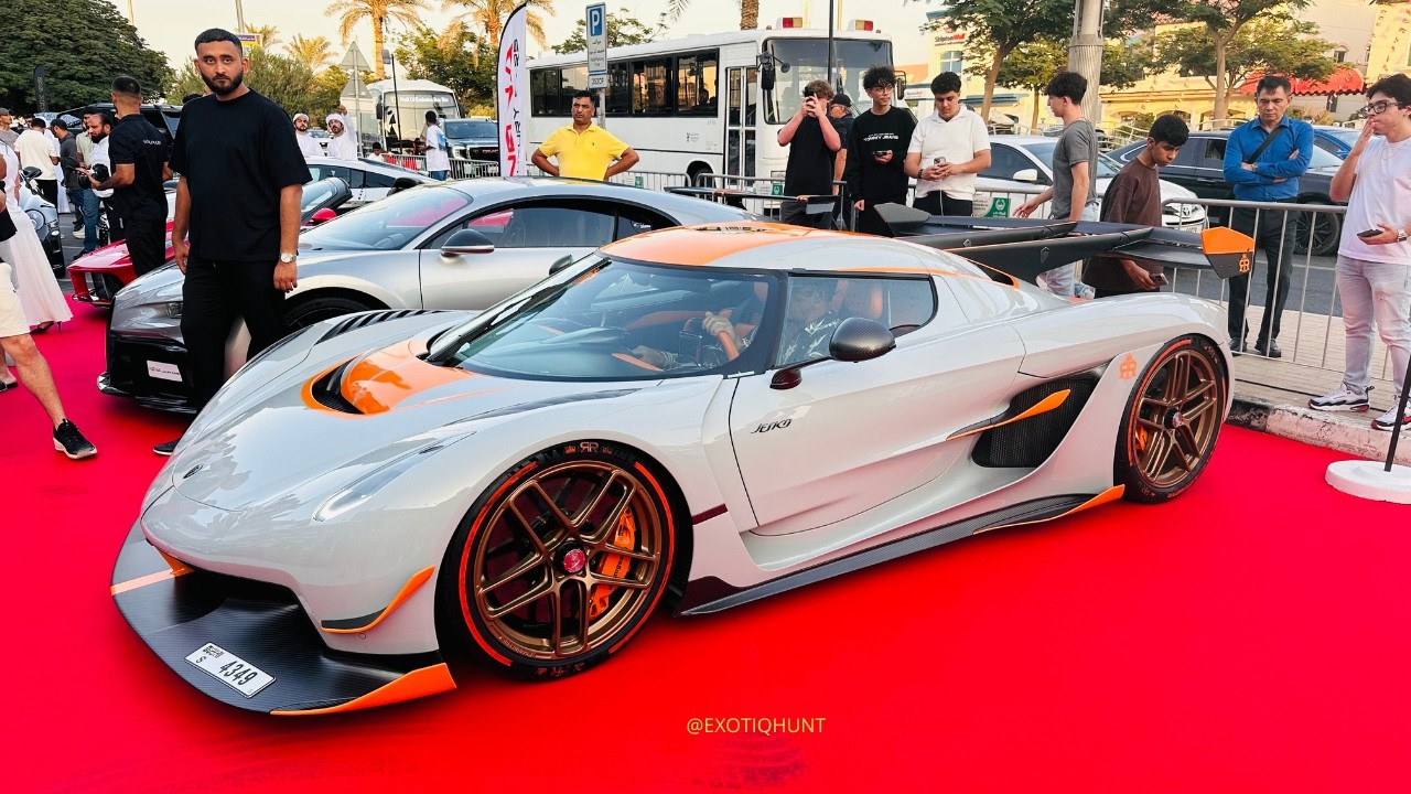 “Koenigsegg JESKO Spotted in Dubai 😳 + Bugatti Chiron, SVJs & Ford GTs — INSANE 🏎!”#billionaire