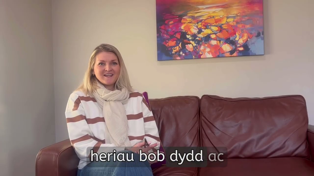 Helpwch i lunio'r dyfodol: Swyddi dysgu arbenigol yng Nghaerdydd: Leah Crew