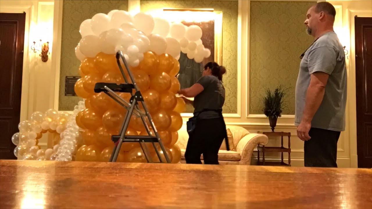 Charleston Balloon   Giant Beer Mug Balloon Sculpture