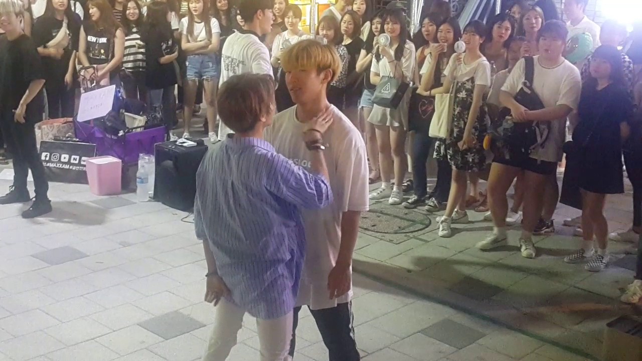 [MAXXAM 맥스] @Abracadabra@ 커버안무 홍대댄스버스킹 20170726수 [Korean Hongdae Kpop Dance Busking]