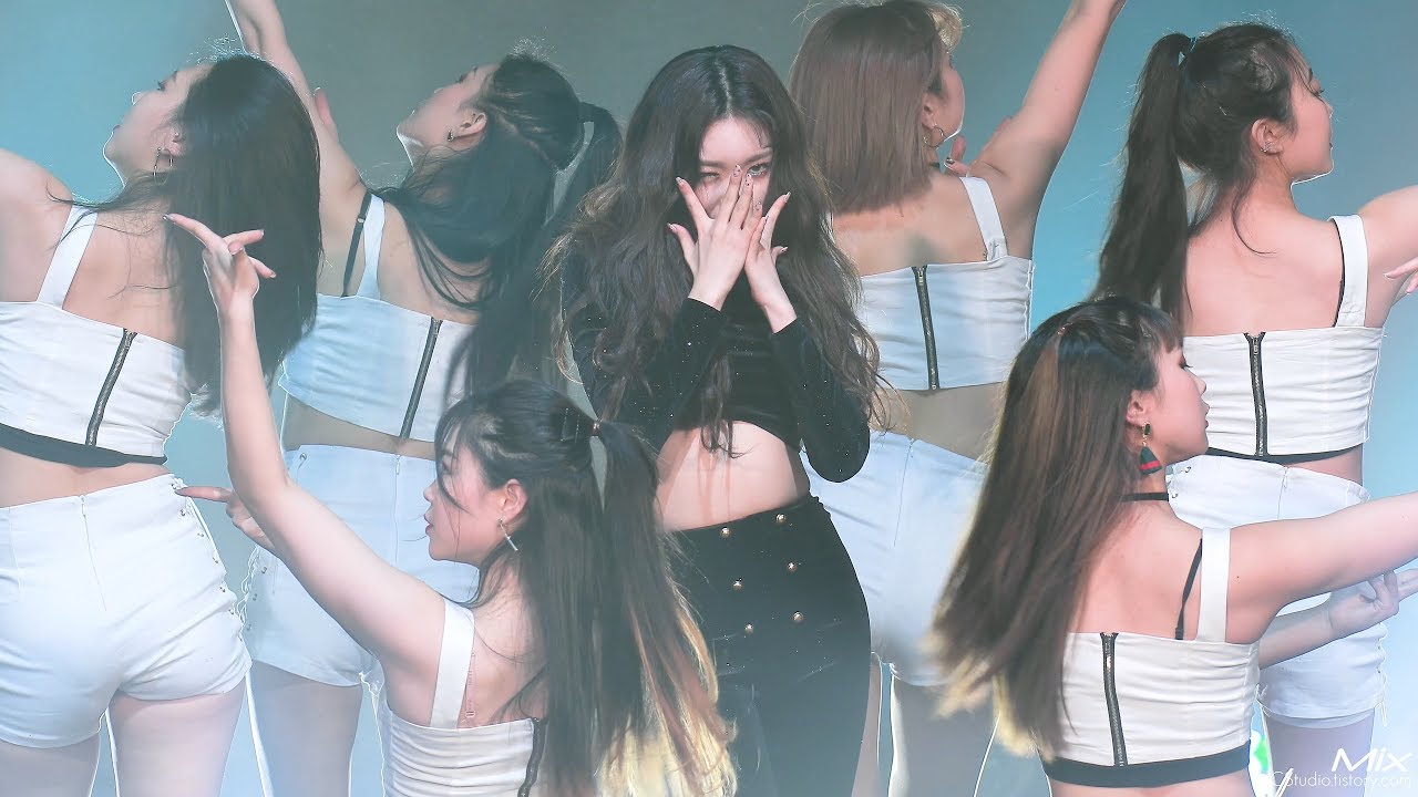 [4k] 180117 김청하(CHUNG HA) 롤러코스터(Roller Coaster) 직캠fancam by 믹스@OFFSET Showcase