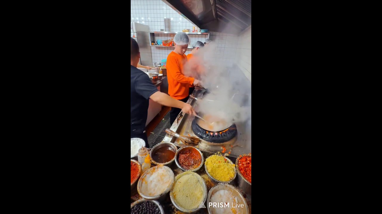 Chinese Woman expert in cooking.