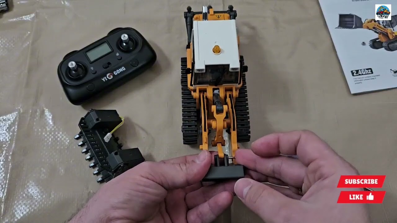 RC  YI GONG  LR636   Tracked Loader 1/50 – Unboxing & Sand Test. Elektro Hub Kettenlader Baufahrzeug