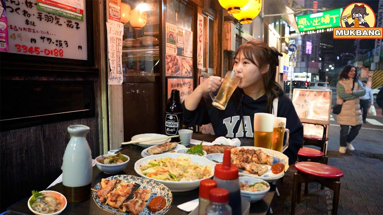 Mukbang ｜Жареные шашлычки, Яки Удон, Разливное пиво в Omoide Yokocho, Синдзюку, Токио