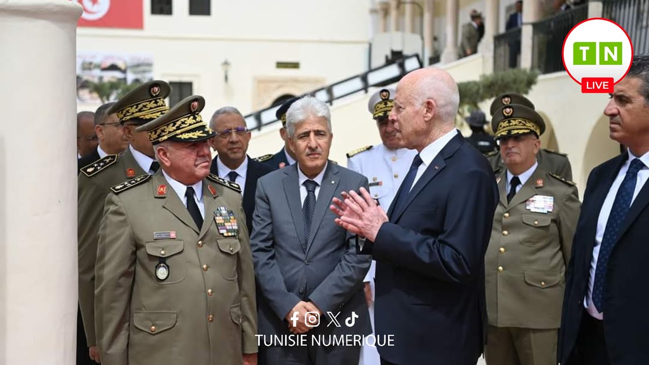 رئيس الجمهورية قيس سعيد يؤدي زيارة إلى المتحف العسكري بمنوبة