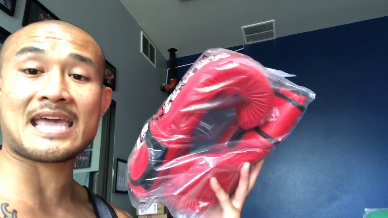 What’s the difference between Fairtex gloves?