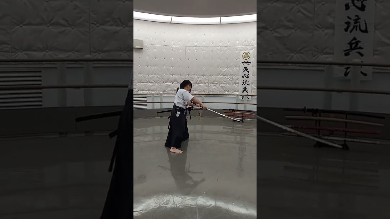 PS5《羊蹄山戰鬼》大太刀拔刀真的可行！🗡️ Ghost of Yōtei Odachi Draw WORKS in Real Life! 🇯🇵武術家實證 | 大太刀の抜刀は本当に可能だった!