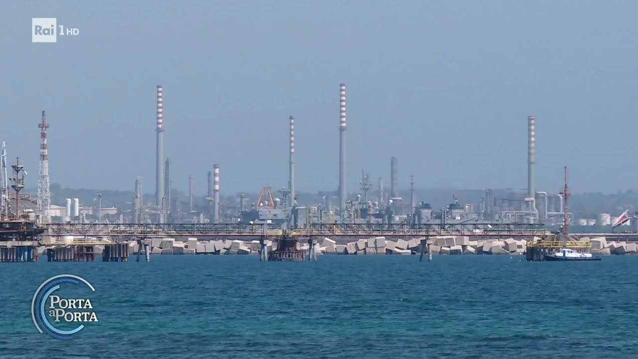 Raffineria Lukoil di Priolo a rischio chiusura - Porta a porta 25/05/2022