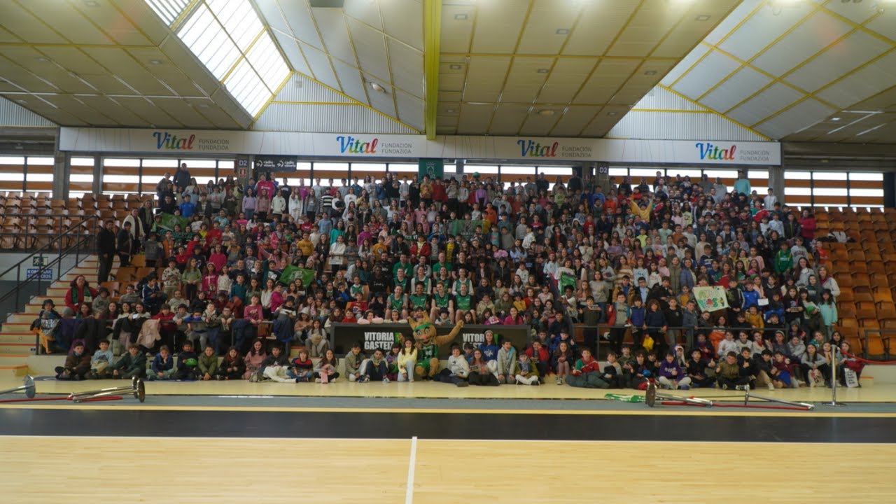 Entrenamiento a puertas abiertas con alumnos y alumnas de Olabide Ikastola | Kutxabank Araski