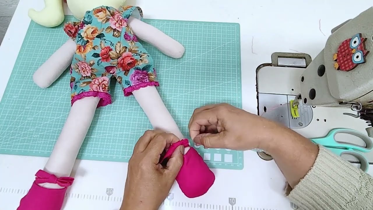 Como fazer o SAPATINHO de tecido para boneca JASMIM 
