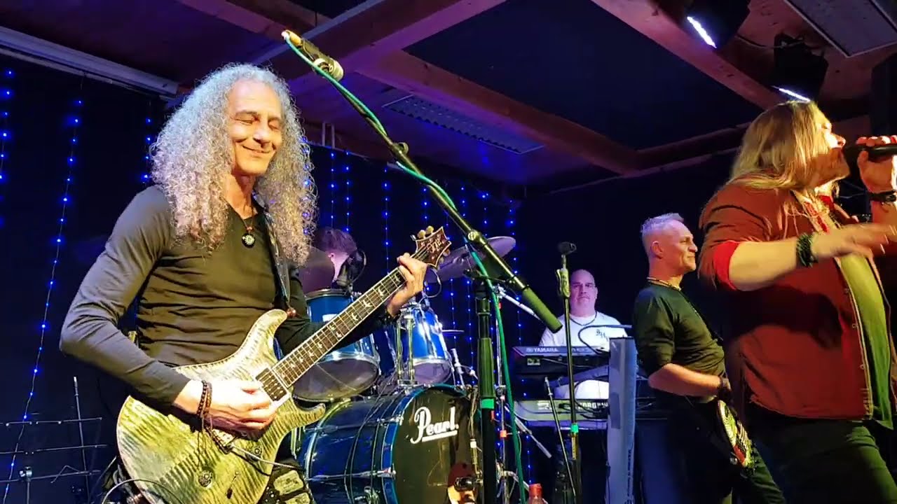 Korál Tribute Band: Kölykök a hátsó udvarból (Legenda 2025. 12. 19.) - Korál cover