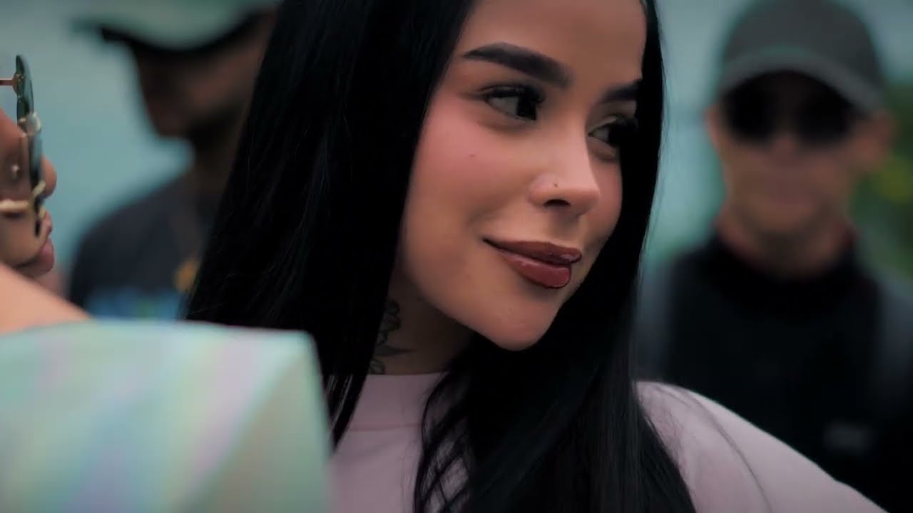 FUEGO - (Video Oficial) MANUELA USME  Ft. Juan González