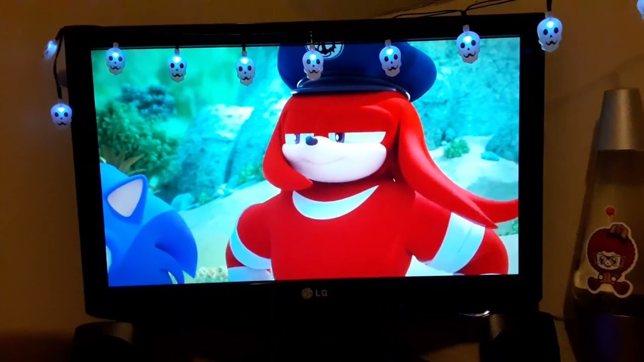 Sonic Boom S1 E43 Fire In The Crowded Workshop In Reaction With Director Carson.