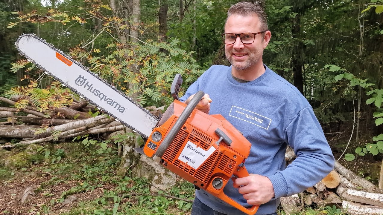 Testar Husqvarnas största motorsåg 3120 XP    Testing Husqvarnas biggest chainsaw 3120 XP