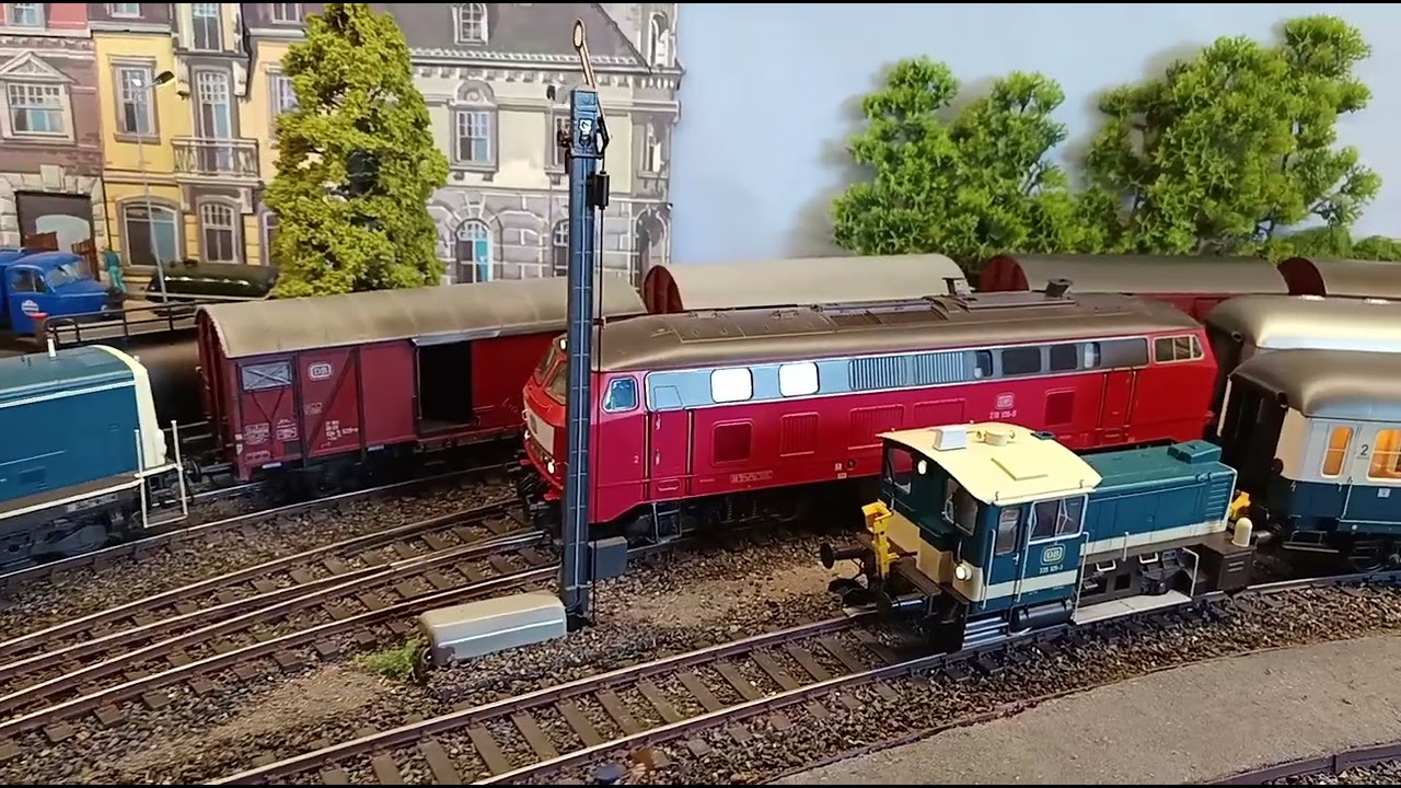 Epoche 4 Fahrzeuge (Märklin, Benecken, KM-1) auf meiner Anlage in Spur1 im  Bahnhof 