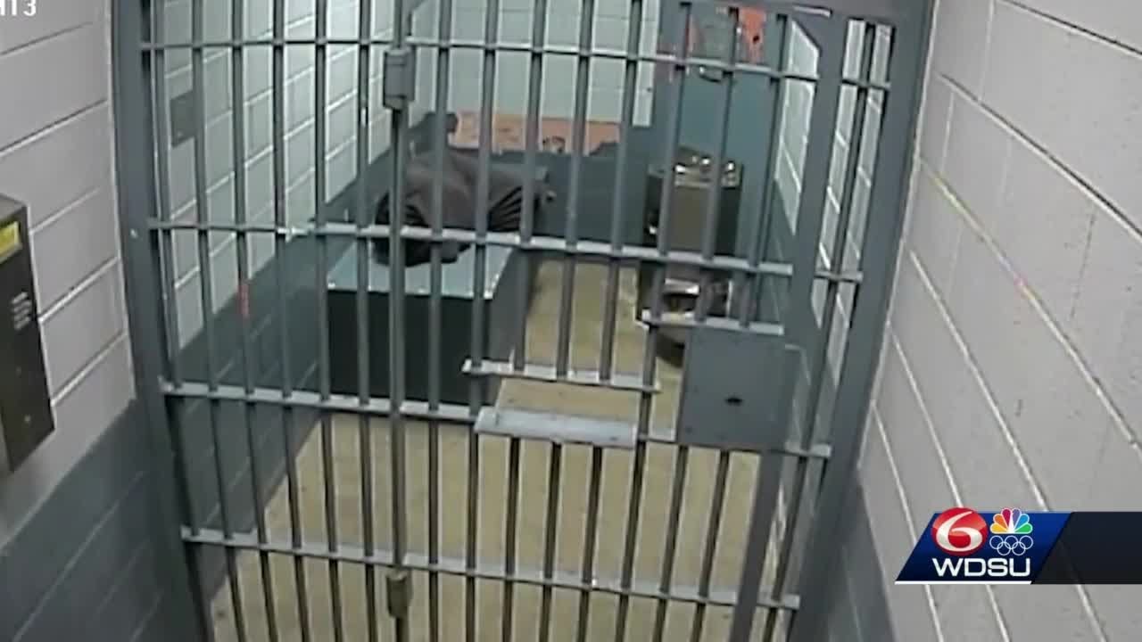 WDSU Investigates: Videos show final hours of St. Bernard woman who died in jail without her medi...