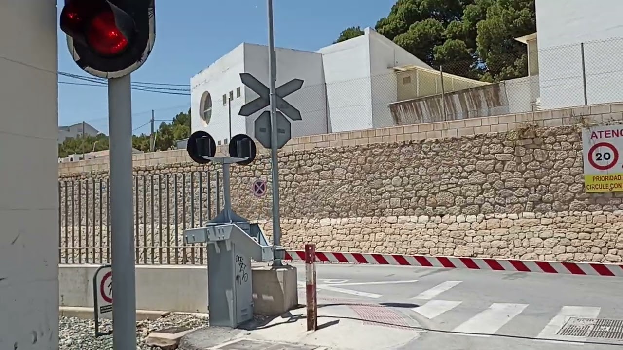 Level crossing in Altea Spain by Adas episode 1