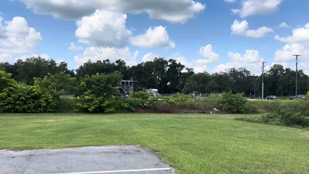 CSX M.O.W equipment moving in Wildwood,FL