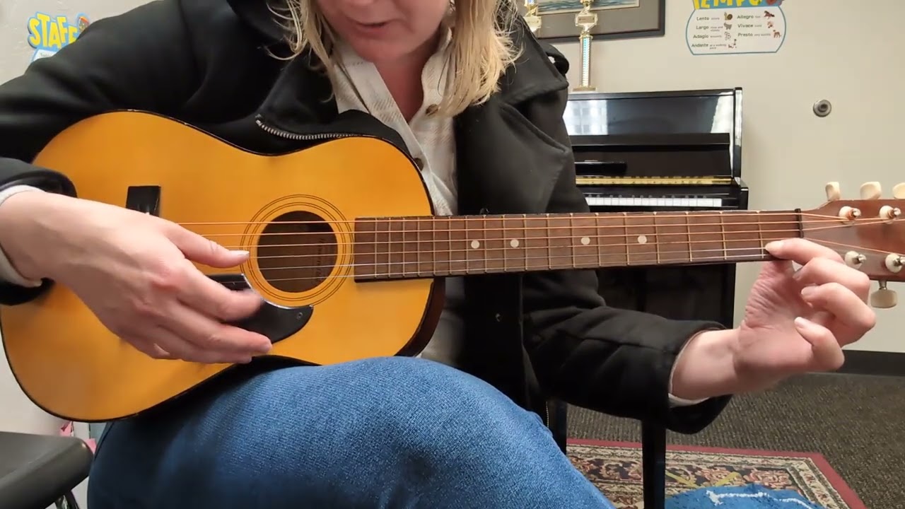 Playing and switching between G7 and C chords 