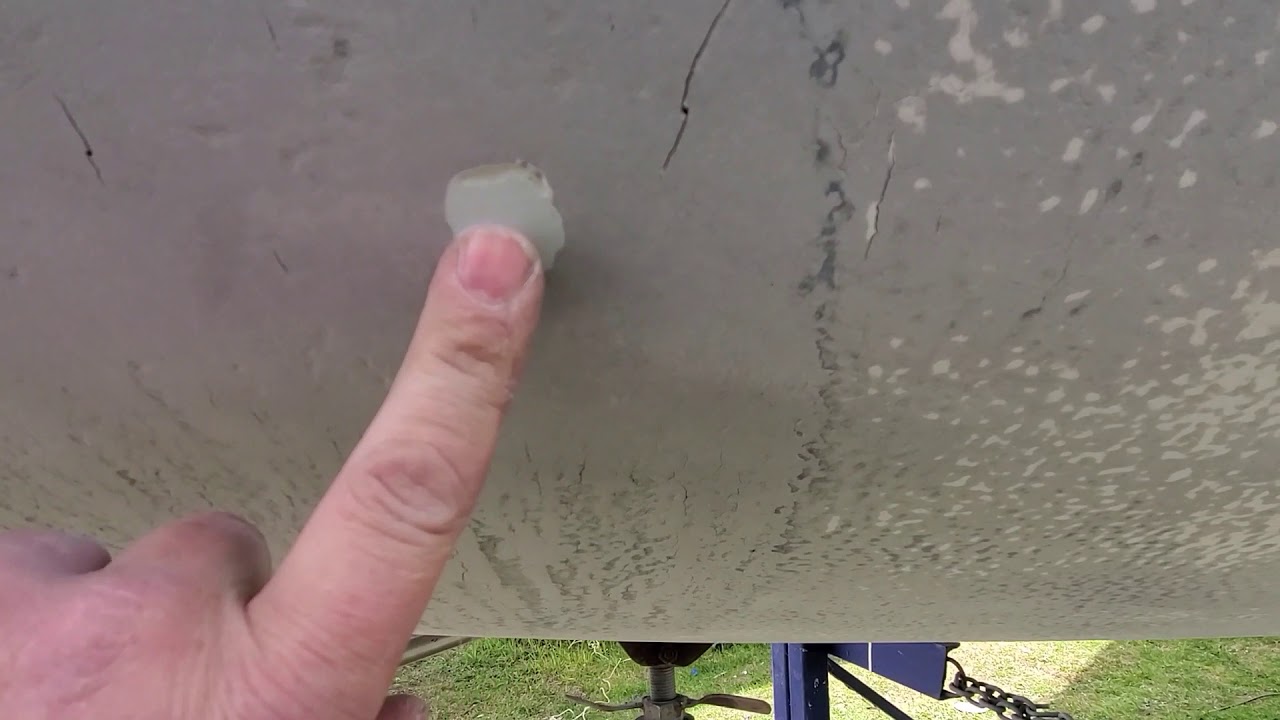 Sanding a Hull and applying interprotect 2001E pt 1