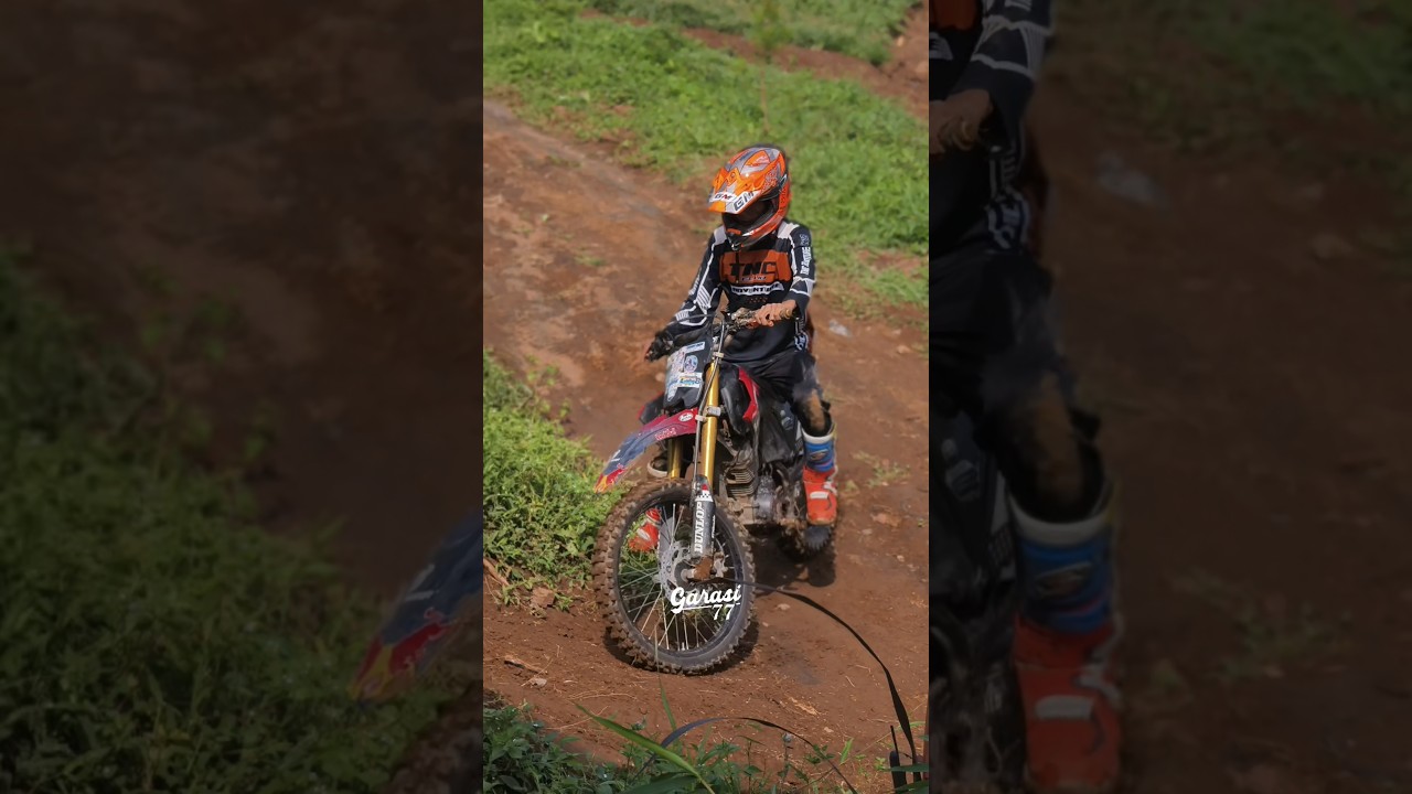 Jajal Sirkuit Grasstrack Di Sapuran Wonosobo