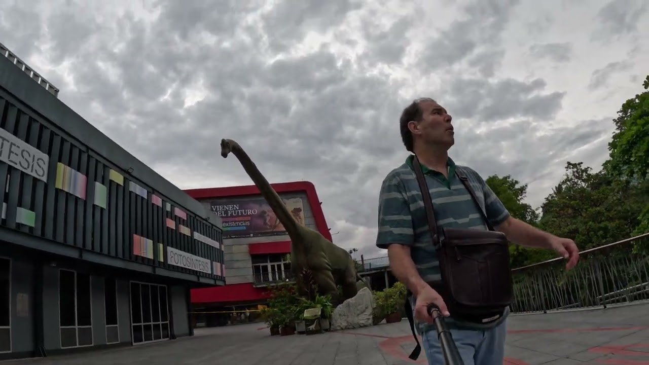 EL DINOSAURIO DE FOTOSÍNTESIS, MEDELLÍN 🇨🇴 COLOMBIA [Enero 19, 2026]