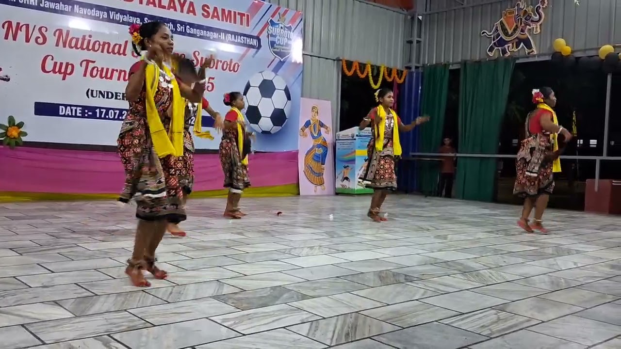 Beautiful dance by Odia girls ( sports cultural night) JNV Suratgarh 