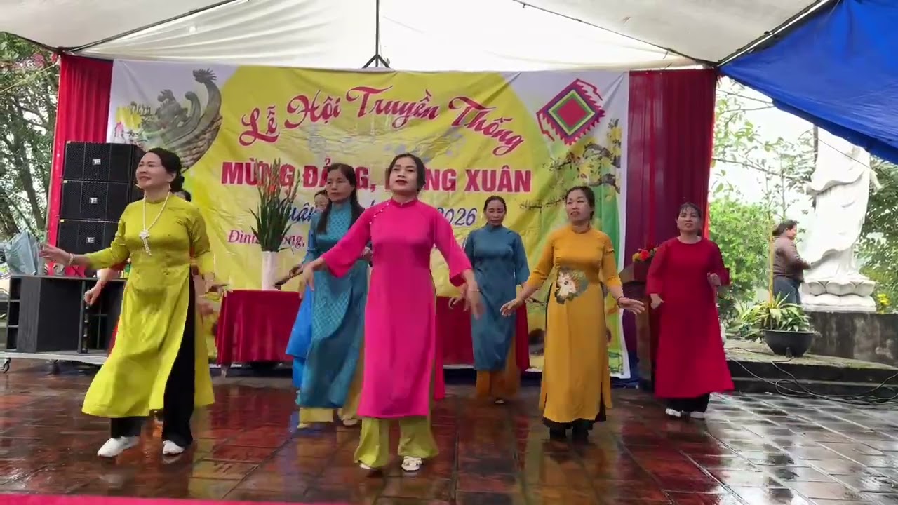 Phố xuân đội văn nghệ thôn 1 