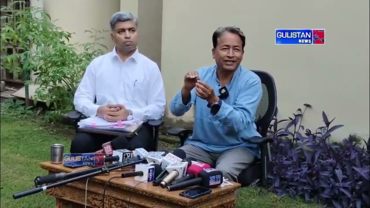 Activist Sonam Wangchuk and Leh Apex Body lawyer Vikram Hegde address a press conference