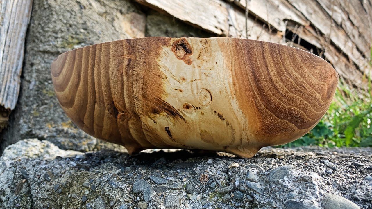 Woodturning a footed Elm Bowl