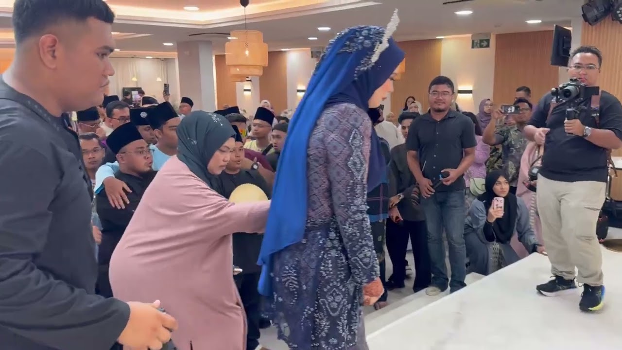 Kompang Akrab - Perkahwinan Hazrul Dan Murni - Selawat Medley