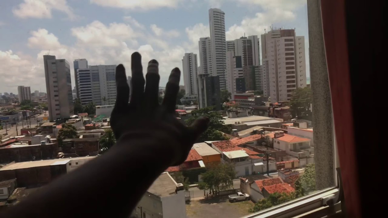 Como &eacute; o quarto do hotel ibis de Recife ?