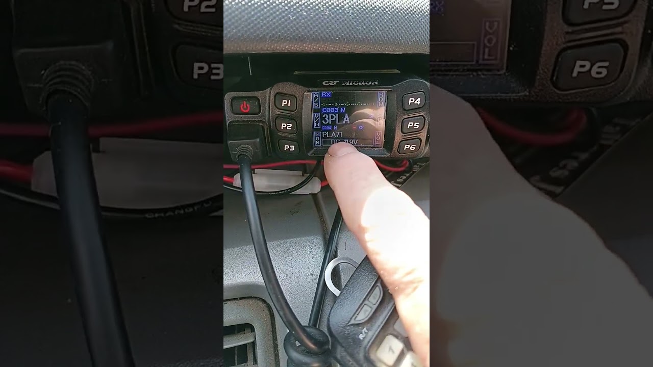Repetidores cola en VHF y UHF a la vez.