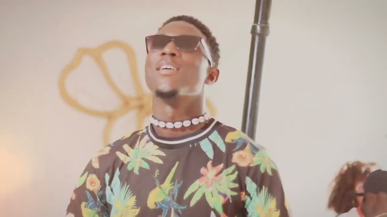 D&rsquo;Erich feat M&rsquo;bazo -Nouveau N&eacute; - clip officiel