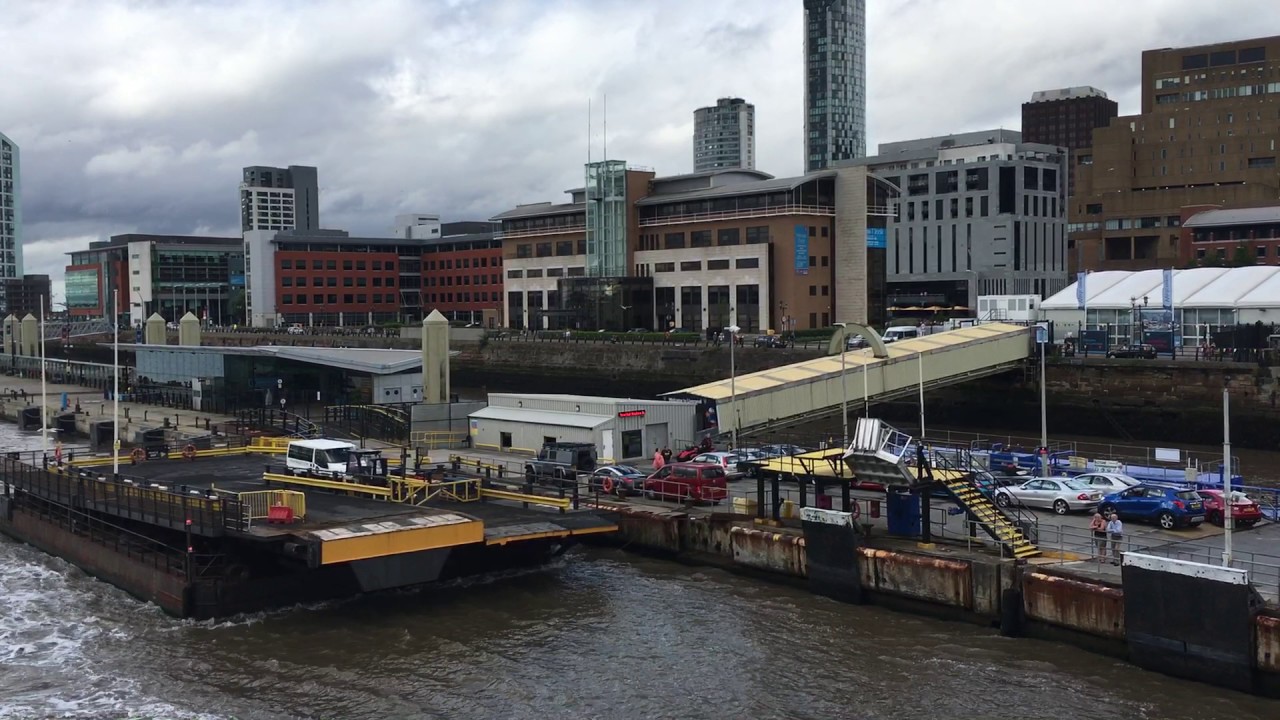 Isle of Man ferry 'Manannan' docking at Liverpool [July 2016]