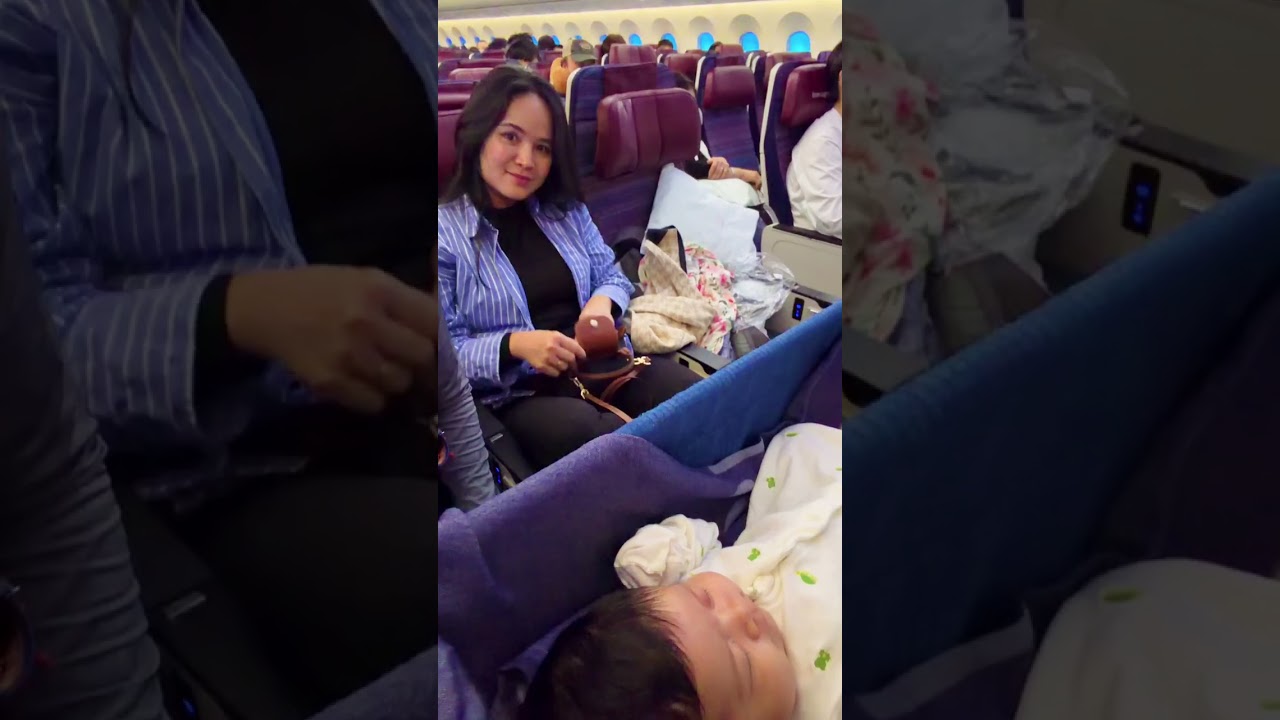 Ba chị em Tết về thăm ông bà ngoại