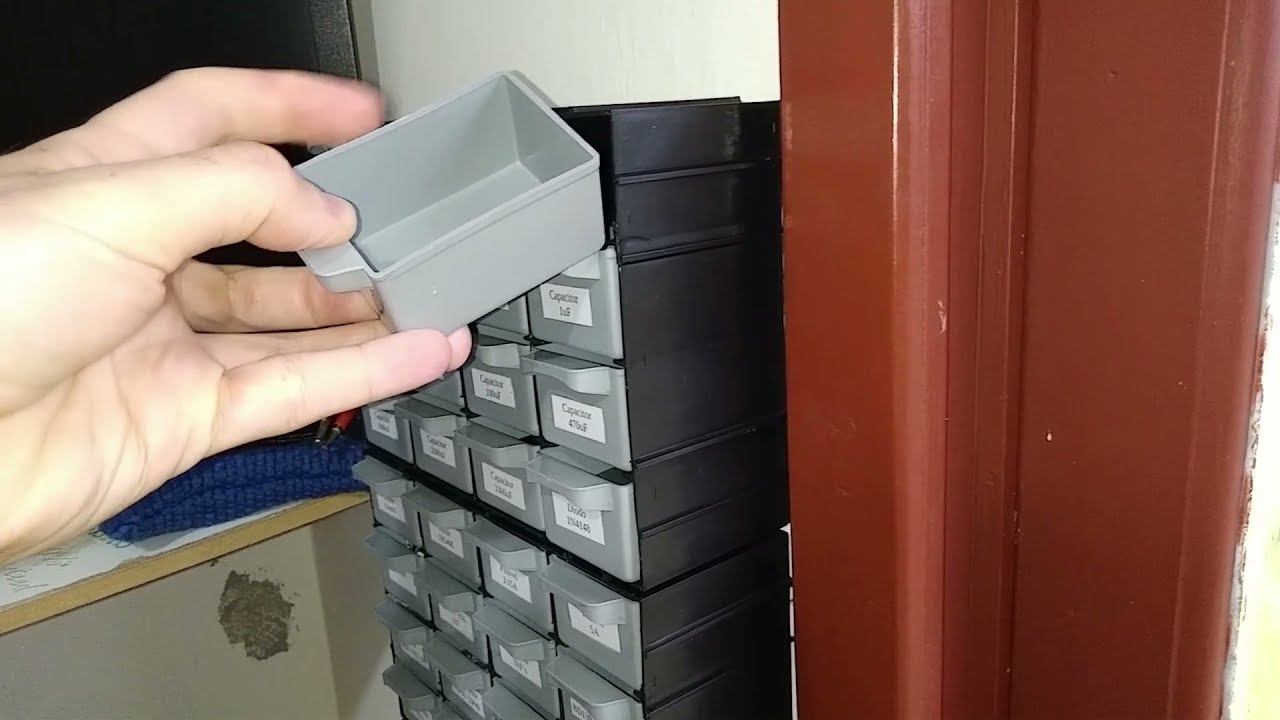 Gavetas para organizar componentes eletrônicos