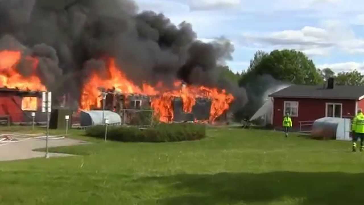150609 Enånger: Brand i radhus