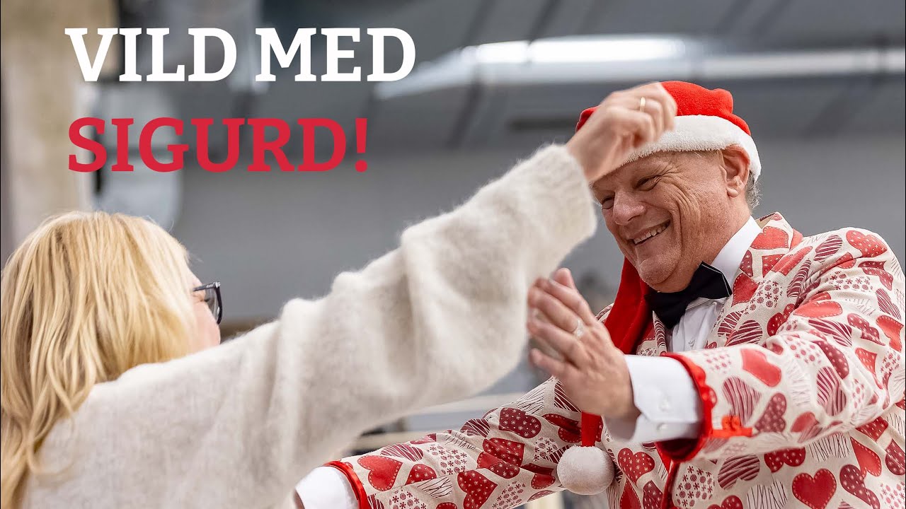 SIGURD TRYKKER PÅ JULEKNAPPEN