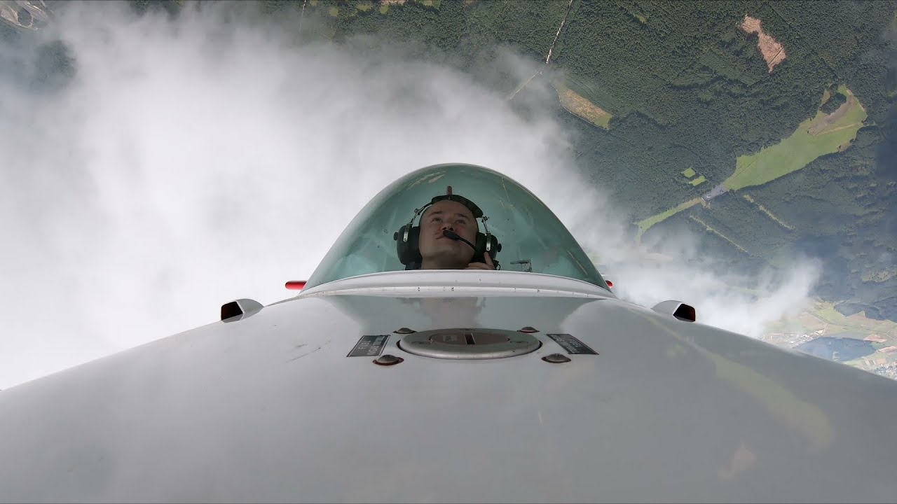 Lot akrobacyjny z Sebastianem Nowickim -2/+7G!