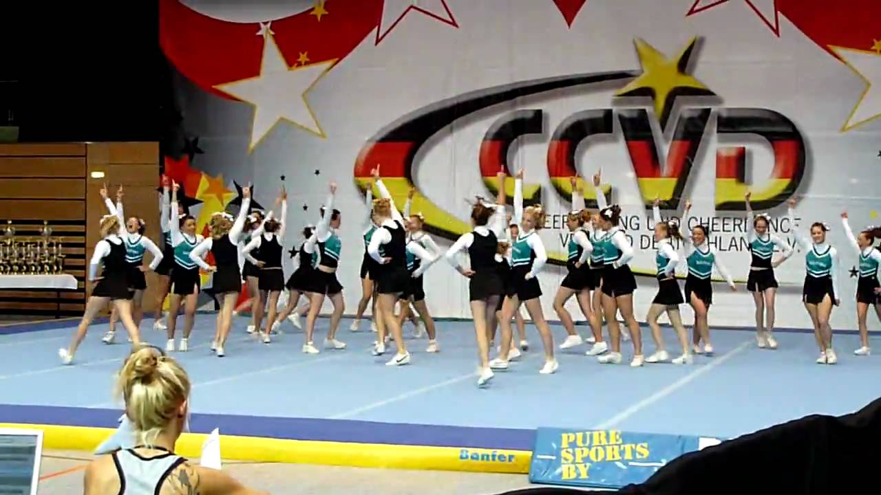 Loony Dolphins cheerleader CCVD DM 09