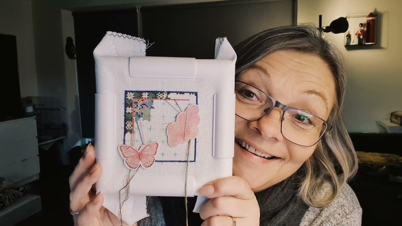 FLOSSTUBE #4 | Project update & finding floss for CROSS STITCH CHRISTMAS CALENDER #crossstitch