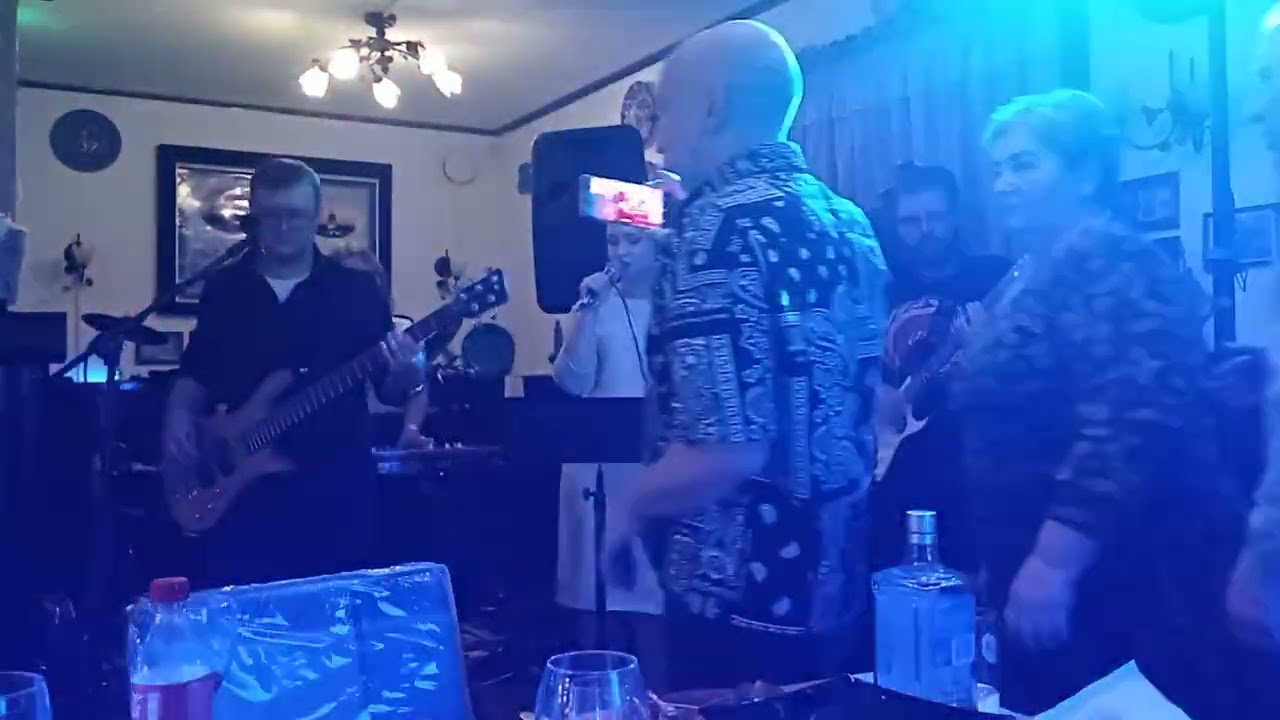 Flashback - Gimme! Gimme! Gimme! (ABBA cover)