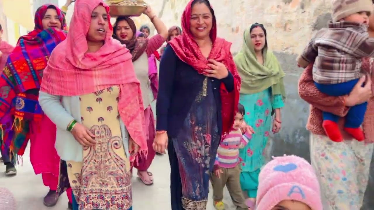 Aaj ha makar Sakrsnti or hamna  Aarvi  ko Manaya