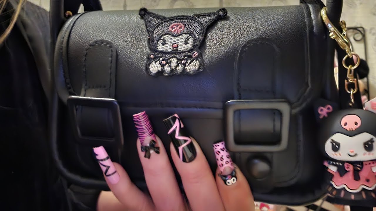 What's In My Cute Lil' Bag 💕💟💕 