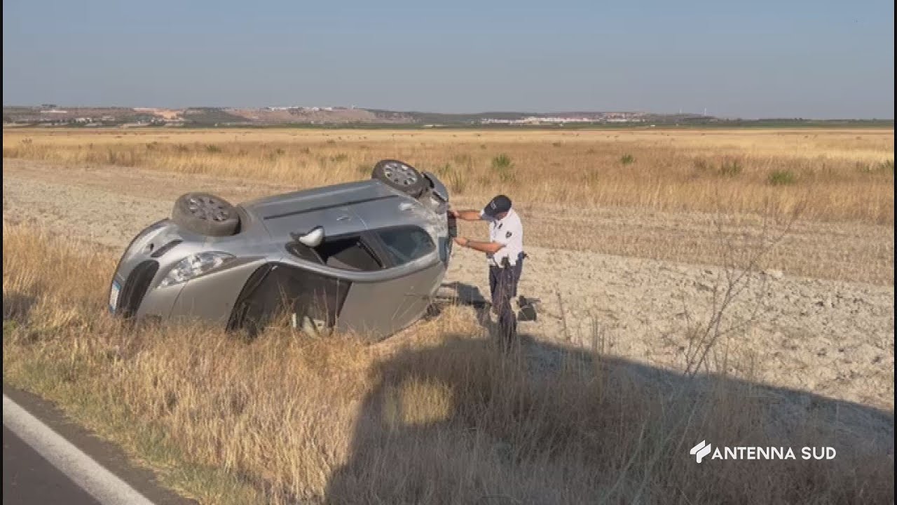 16 AGOSTO 2024 - TARANTO - AUTO SI RIBALTA SULLA SALINA GRANDE