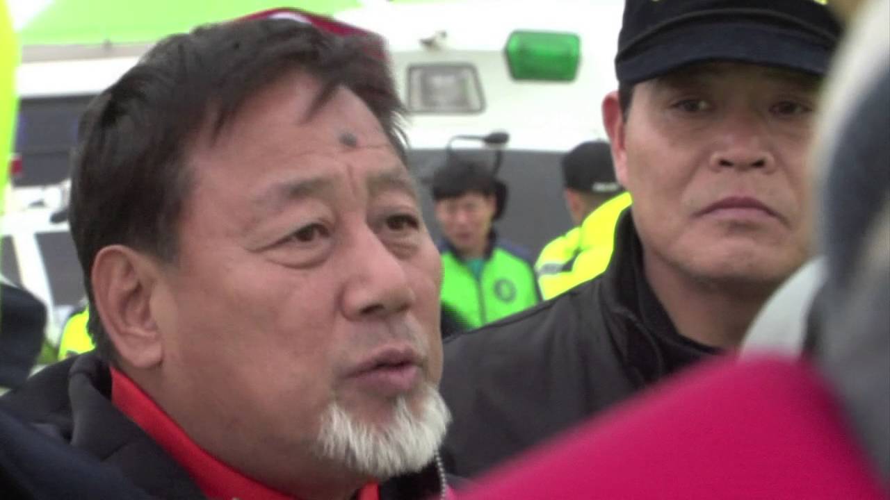 AFP- Divers risk their lives searching for sunken ferry