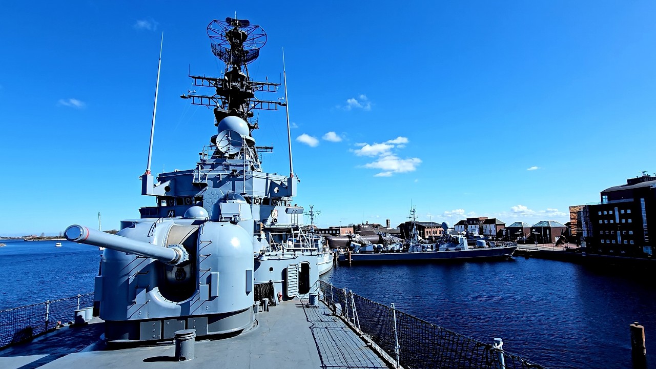 A Yard full of Warships