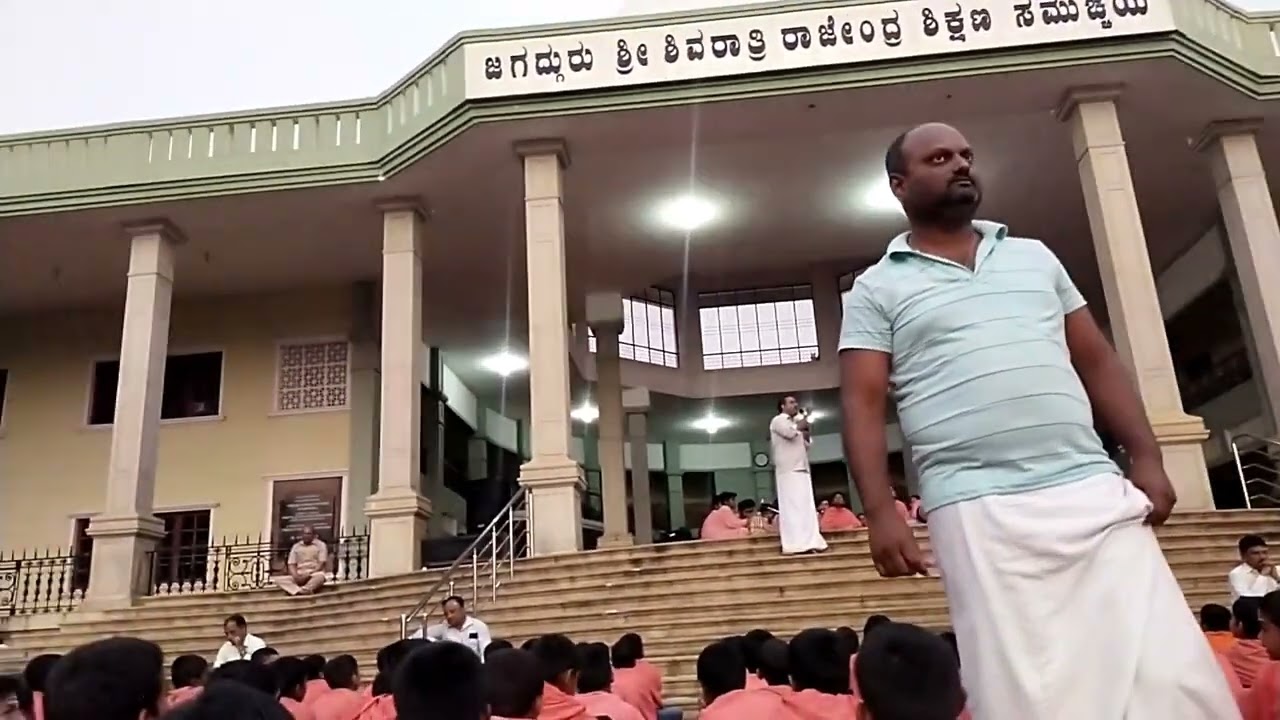 ವಸತಿ ಶಾಲೆಯ ಮಕ್ಕಳಿಗೆ ಶ್ರೀರಾಮಮಂದಿರ ಹೋರಾಟದ ಇತಿಹಾಸ, ಭವ್ಯ ರಾಮಮಂದಿರದ ವೈಶಿಷ್ಟ್ಯತೆ ಕುರಿತು ಮಾತನಾಡಿದ ಸಂದರ್ಭ..